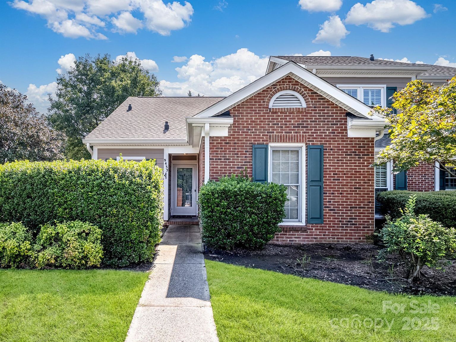 9435 Kings Falls Dr Charlotte, NC 28210 - Thumbnail 2