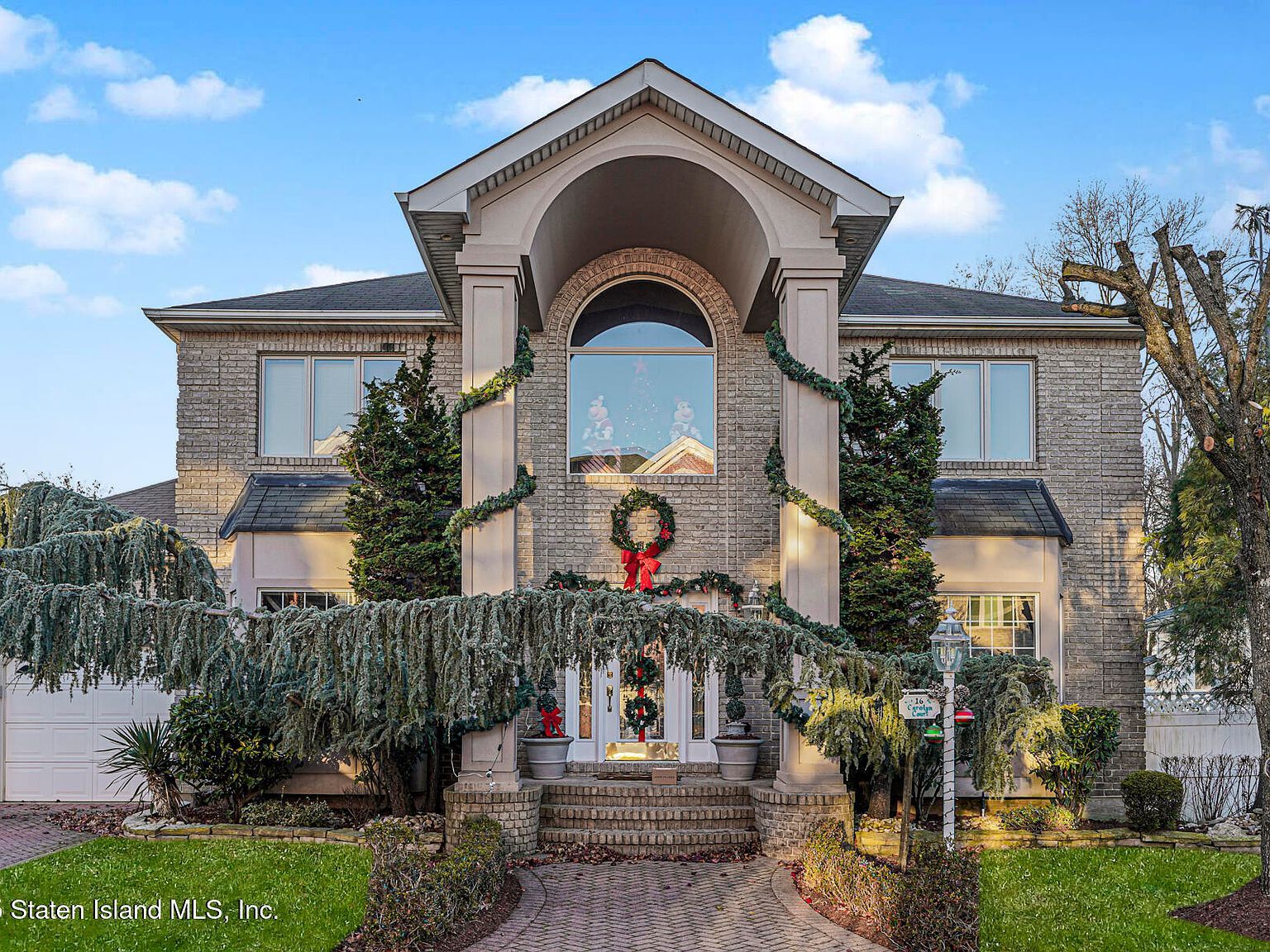 16 Carolyn Ct Staten Island, NY 10309 - Thumbnail 2