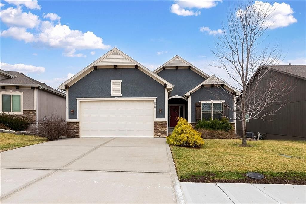 8707 N Liston Ave Kansas City, MO 64154 - Thumbnail 2