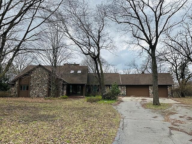 S37W32055 Kamps Ct Waukesha, WI 53189  | Single Family