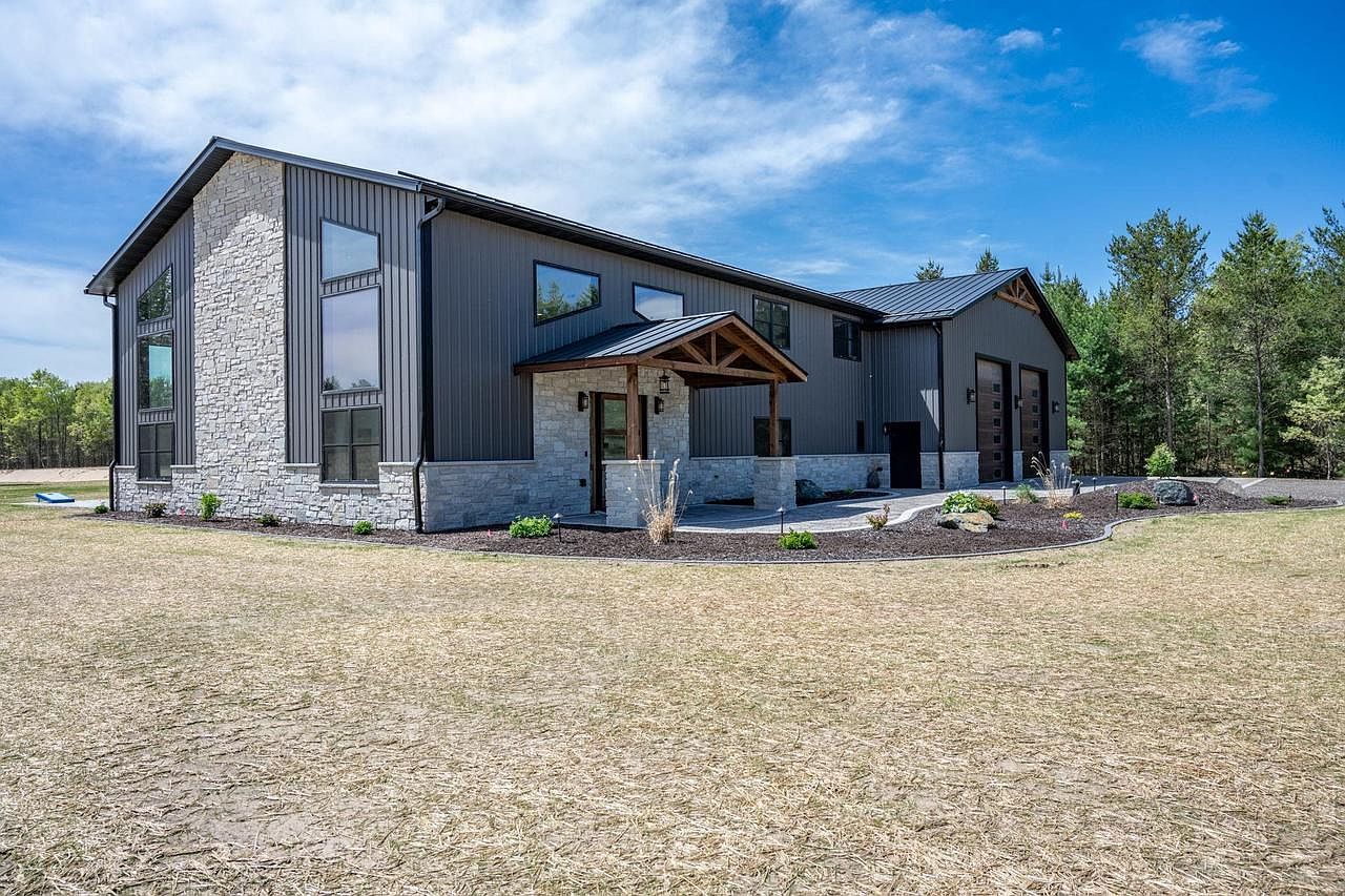 W5613 37th St New Lisbon, WI 53950 - Thumbnail 2