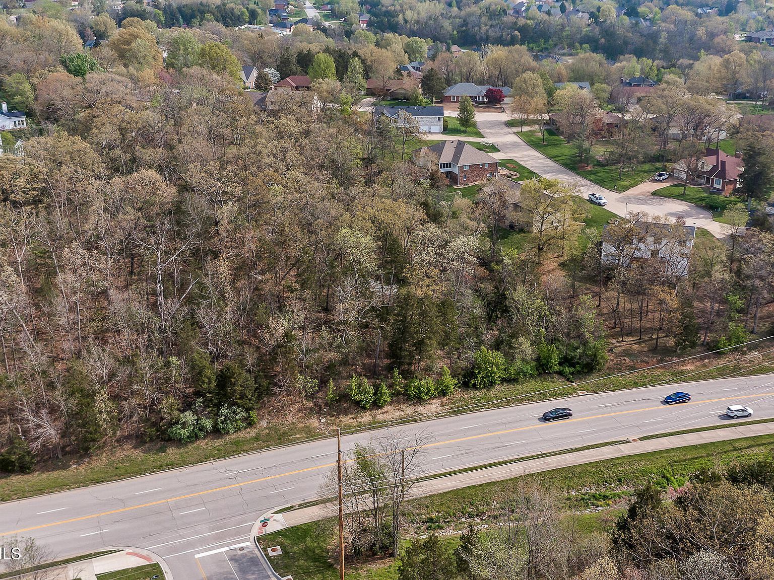 Carriage Ct Jefferson City, MO 65109 - Thumbnail 2