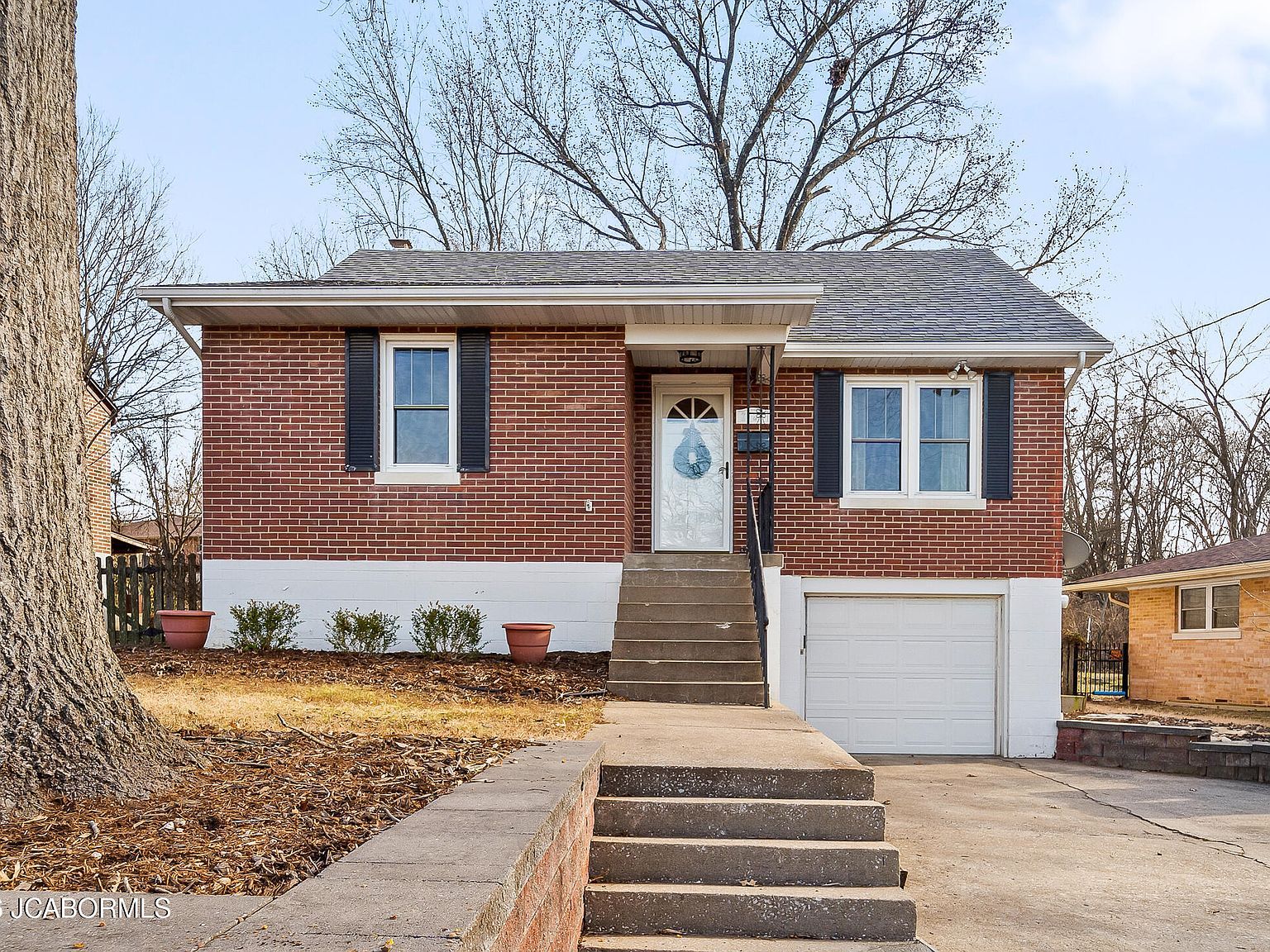 2023 Meadow Ln Jefferson City, MO 65109 - Thumbnail 2