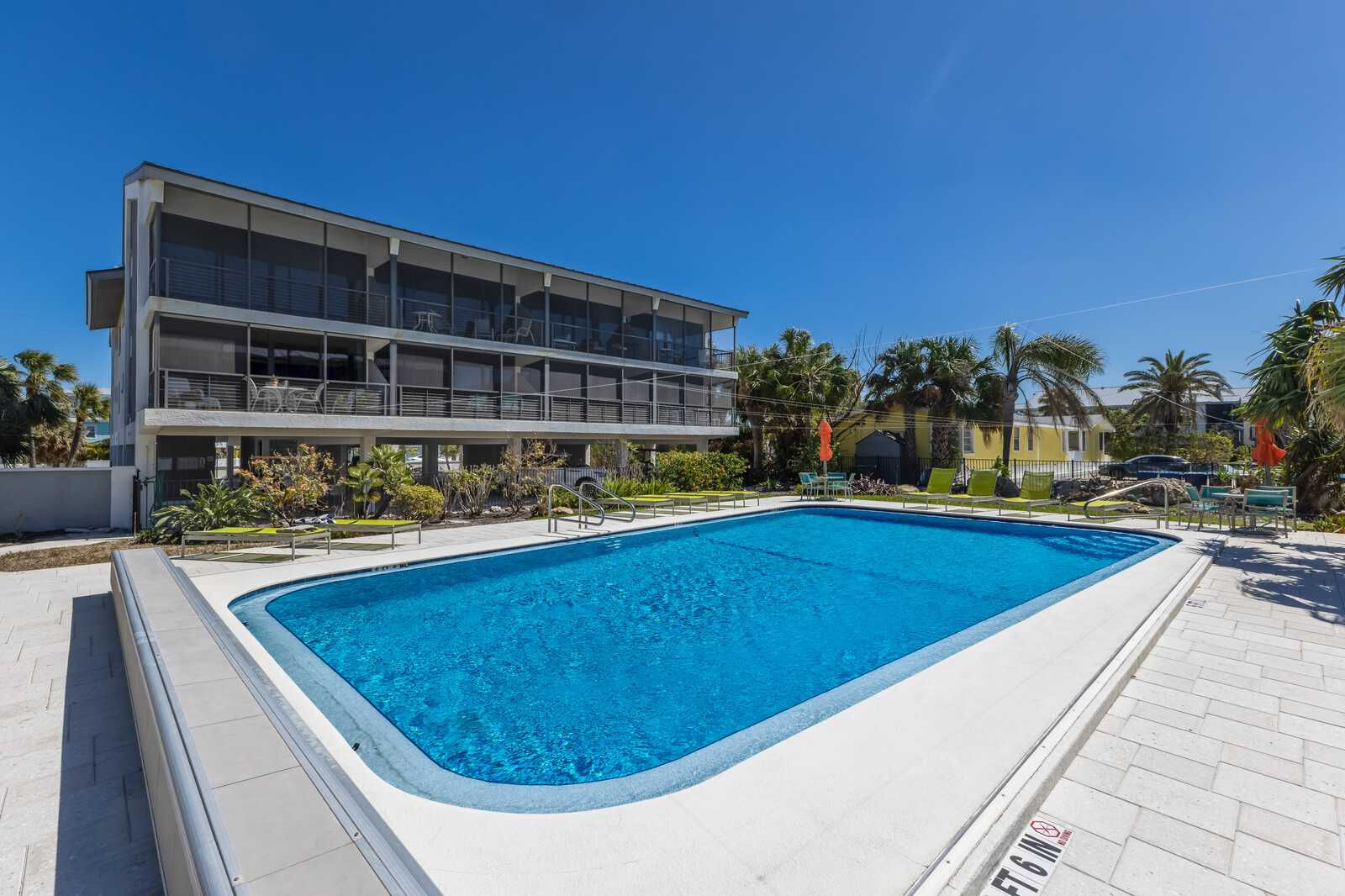 6804 Gulf Drive, Holmes Beach, FL, USA, 34217 - Thumbnail 2