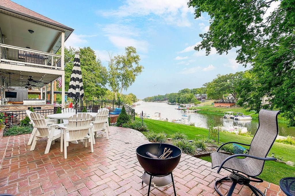 631 NW Shore Dr Kansas City, MO 64151 - Thumbnail 2