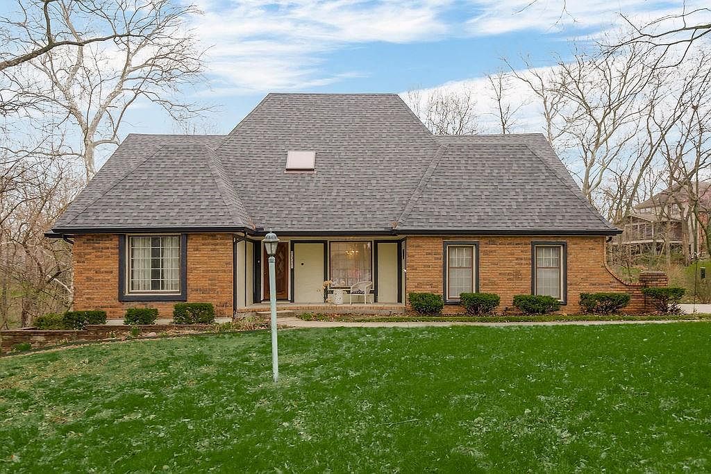 7317 N Nevada Ave Parkville, MO 64152  | Single Family