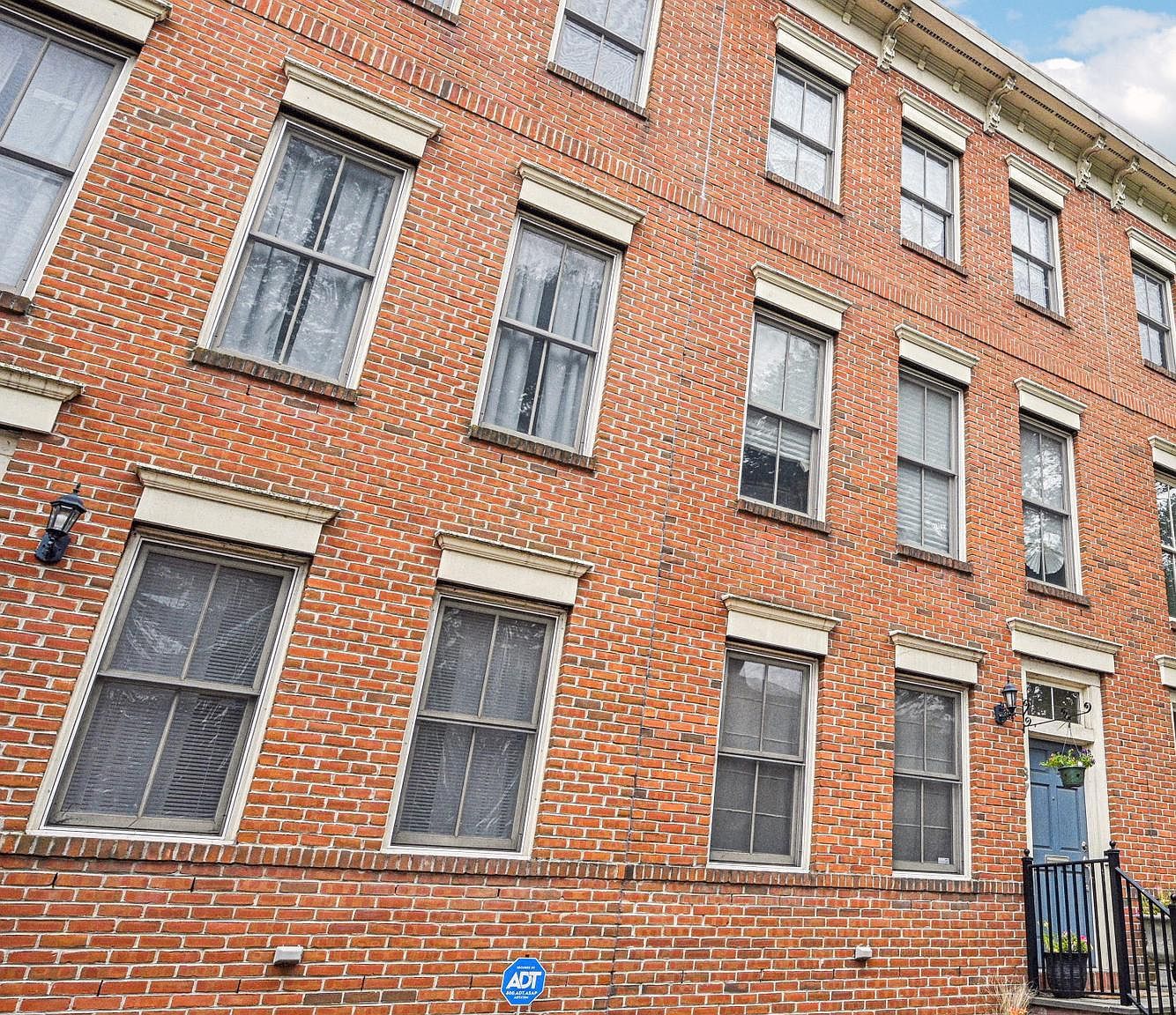 137 Jackson St Trenton, NJ 08611 - Thumbnail 2