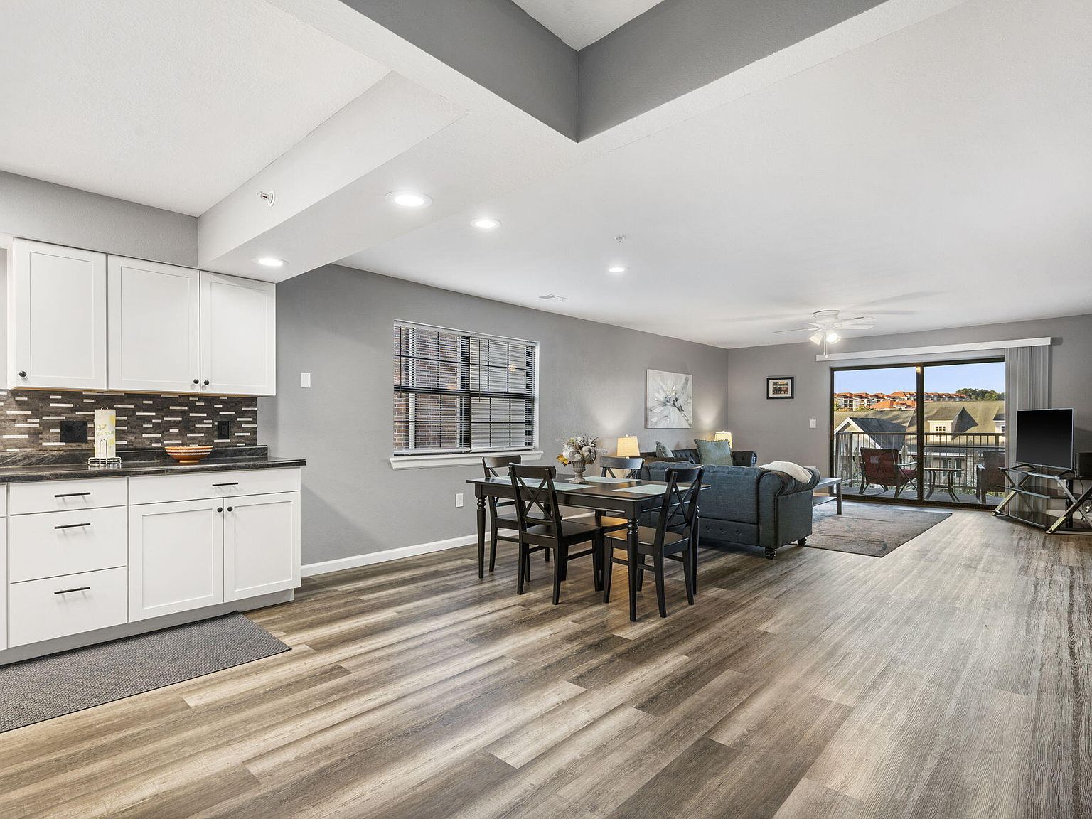 350 S Wildwood Dr #9 Branson, MO 65616 - Thumbnail 2