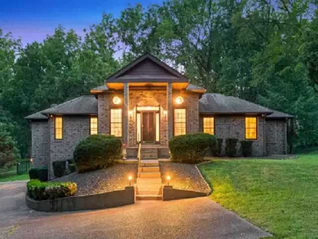 1326 Holly Hill Dr, Franklin, TN 37064, USA - Thumbnail 2