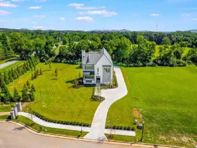 8909 Palmer Way, Brentwood, TN 37027, USA - Thumbnail 2