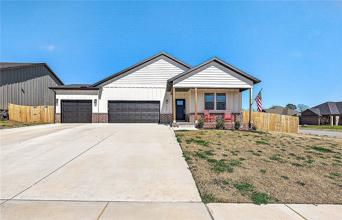 2220 Langford St Pea Ridge, AR 72751  | Single Family