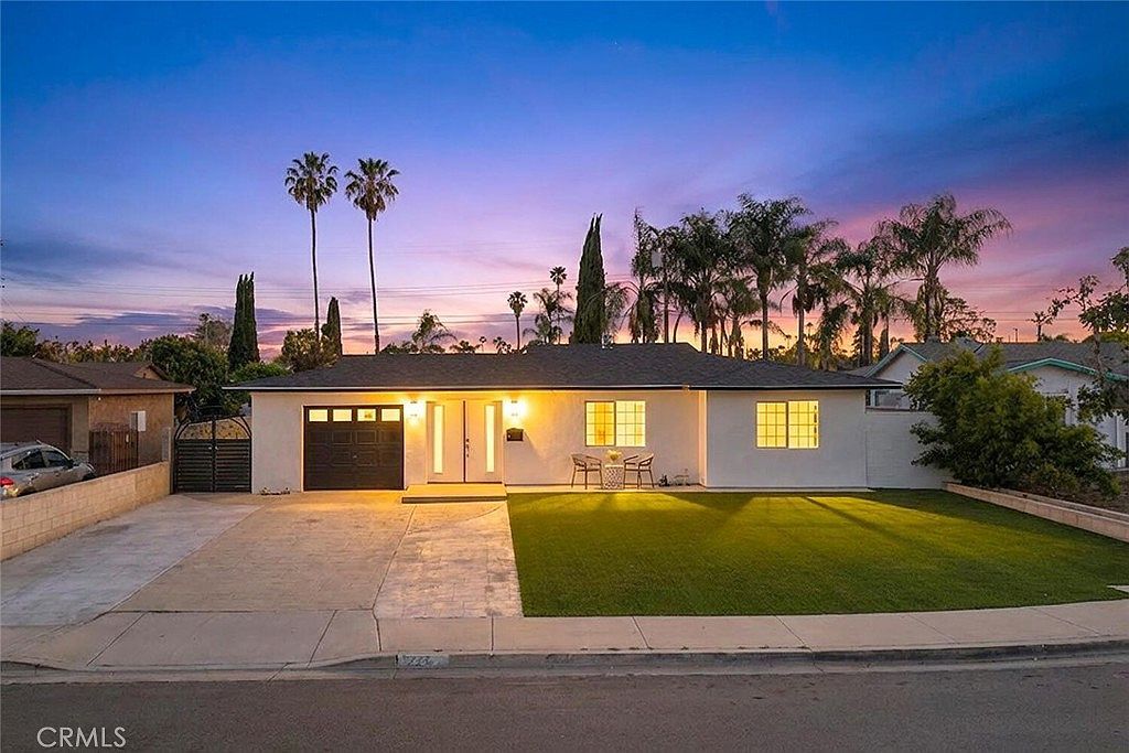 223 W Simmons Ave Anaheim, CA 92802 - Thumbnail 2