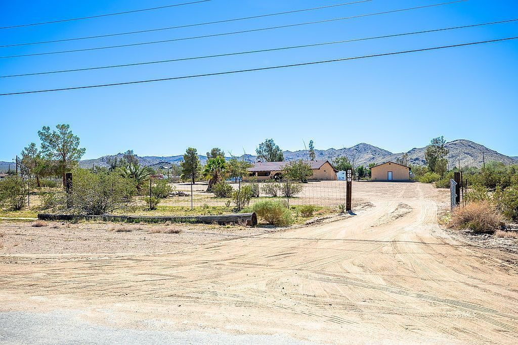 647 E Springer Ave Ridgecrest, CA 93555 - Thumbnail 2