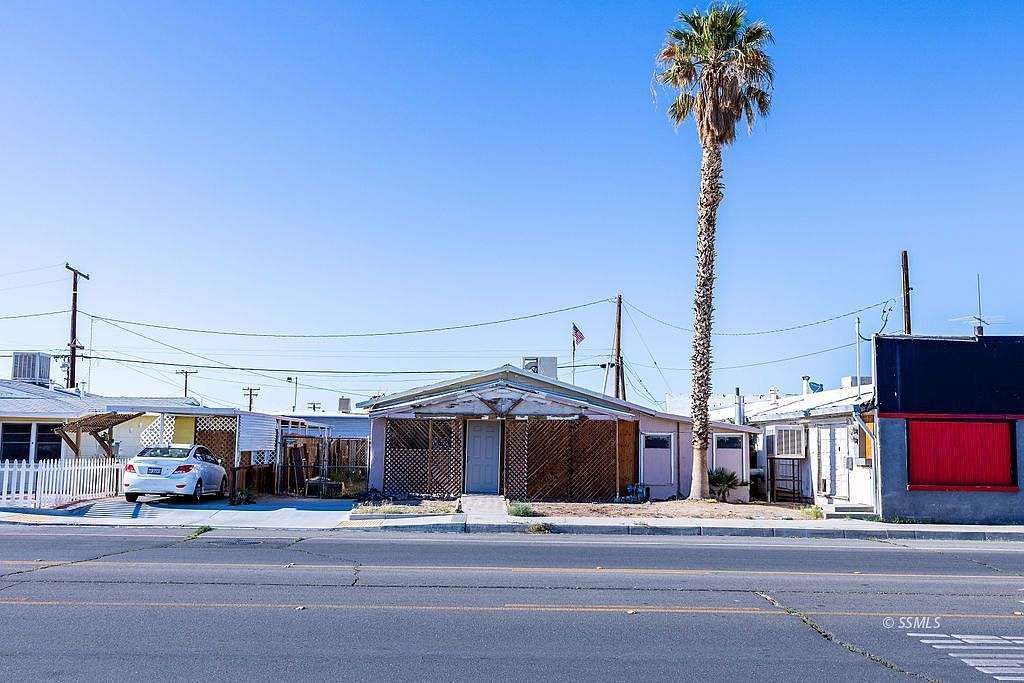 324 W Ridgecrest Blvd Ridgecrest, CA 93555 - Thumbnail 2