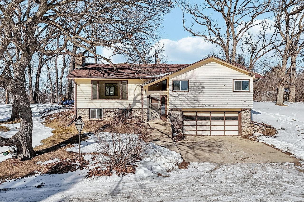 W339S2750 County Road C Oconomowoc, WI 53066 - Thumbnail 2