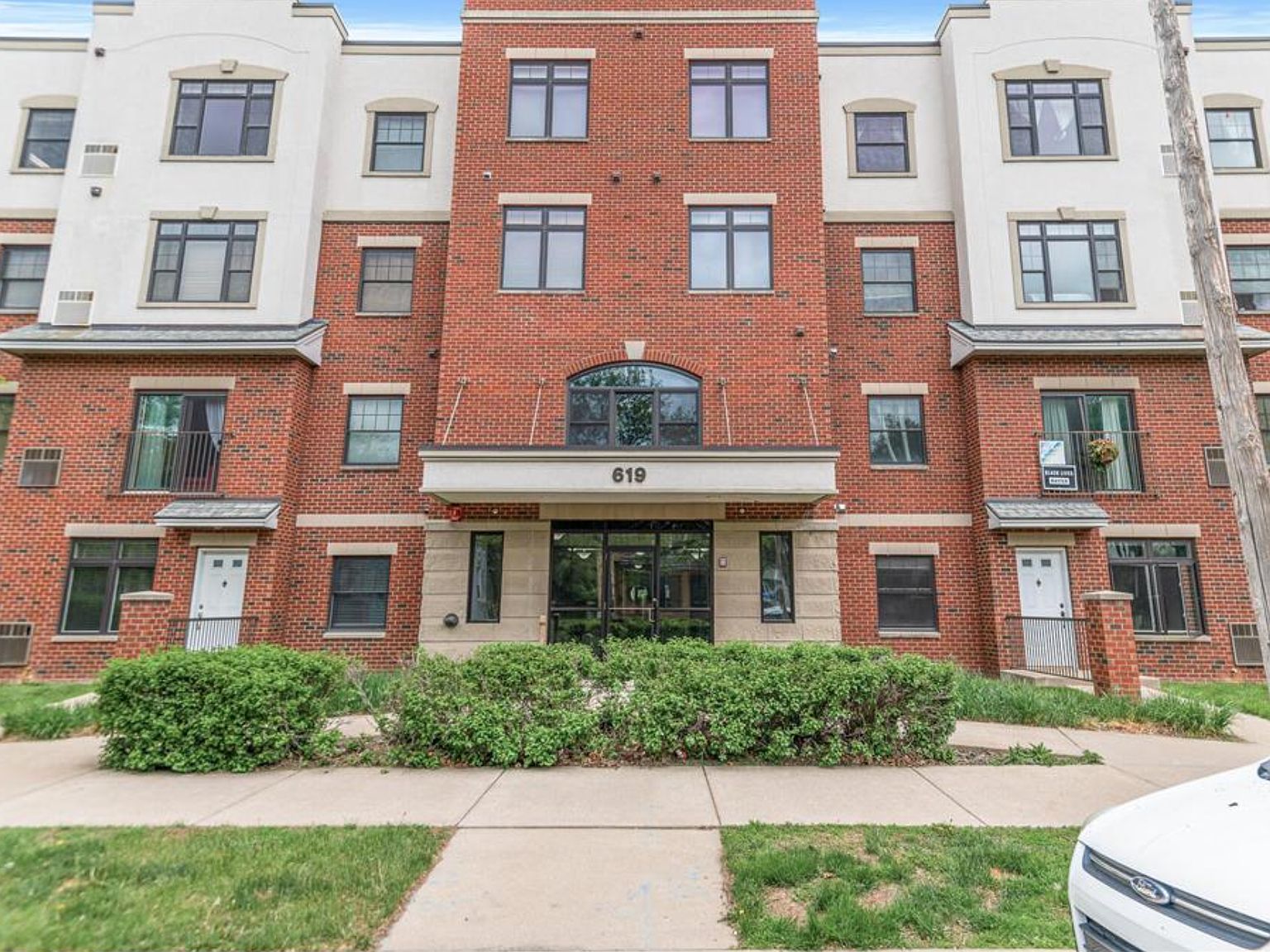 619 8th St SE UNIT 409 Minneapolis, MN 55414 - Thumbnail 2