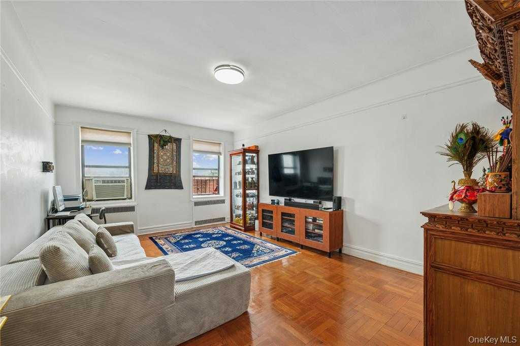 35-20 73rd Street Unit #6R, Jackson Heights, NY, 11372 - Thumbnail 2