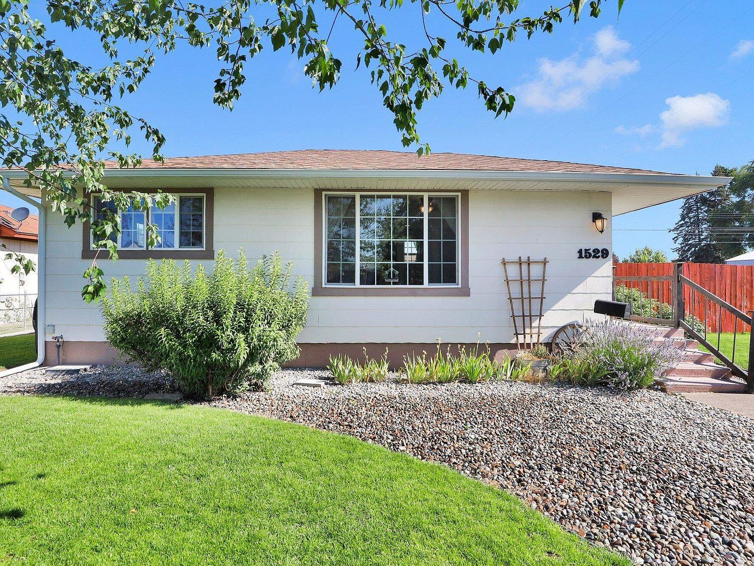 1529 E Bismark Ave Spokane, WA 99208 - Thumbnail 2