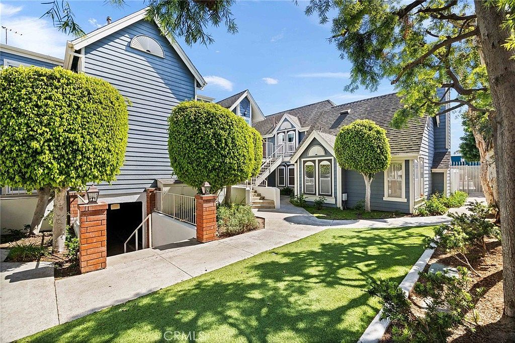 810 Baker St APT 210 Costa Mesa, CA 92626 - Thumbnail 2