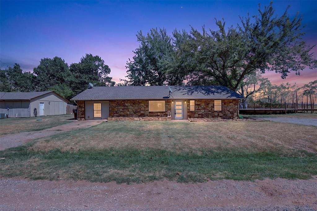 21480 Pioneer Cir Harrah, OK 73045, 73045
