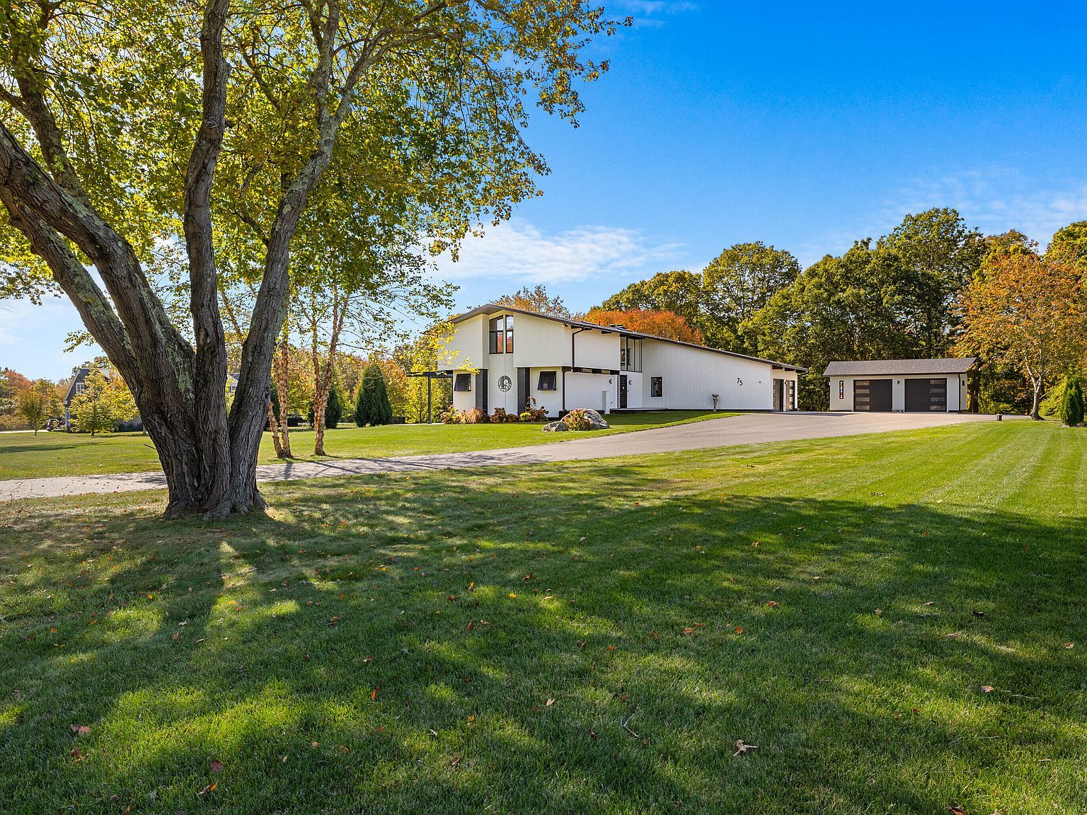 75 Montauk Ave Stonington, CT 06378 - Thumbnail 2