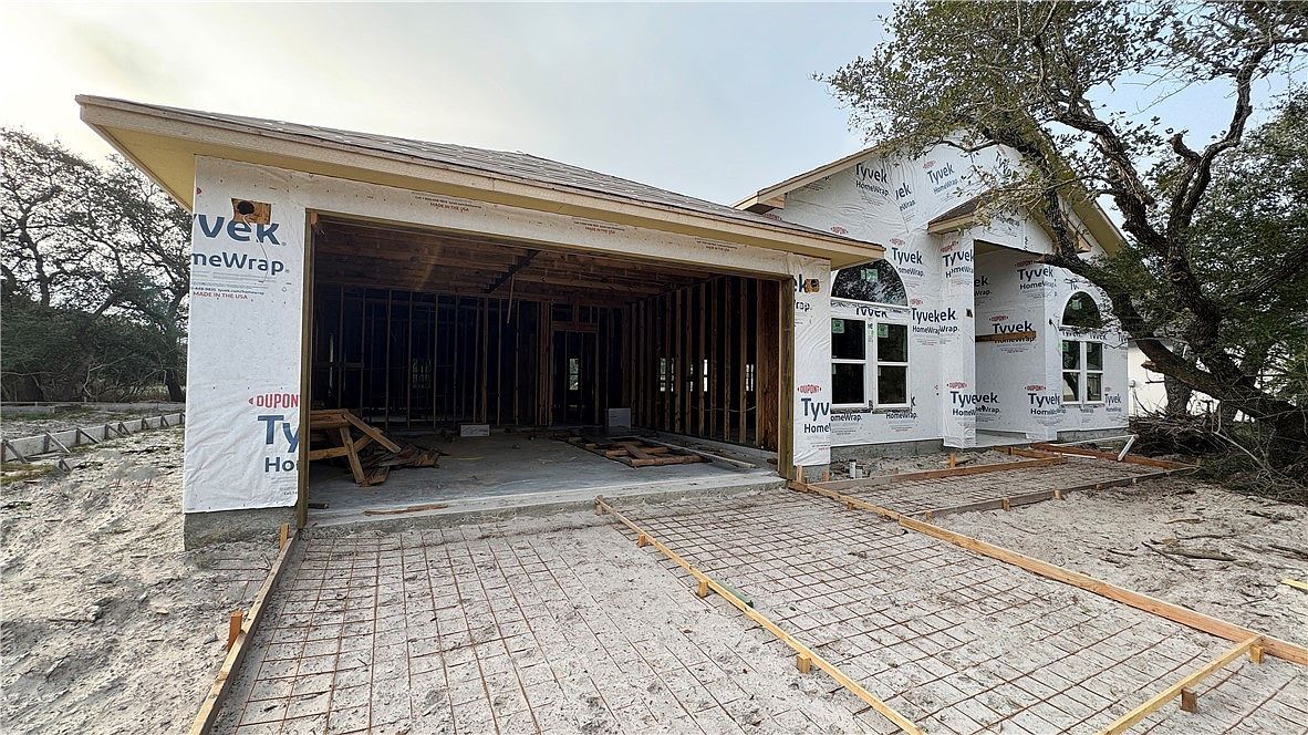 102 Oakmont Dr Rockport, TX 78382 - Thumbnail 2