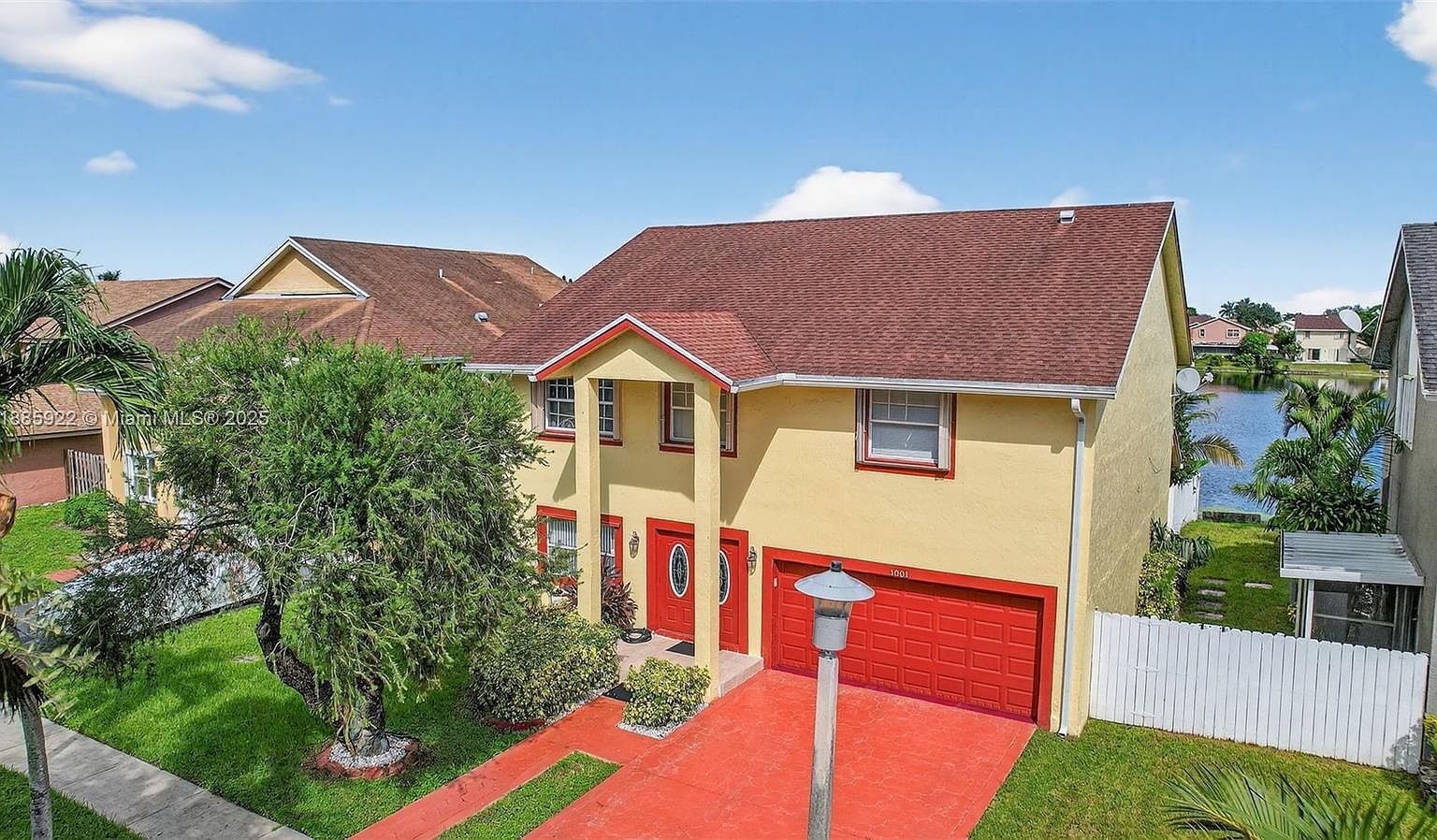 1001 SW 100th Ter Pembroke Pines, FL 33025 - Thumbnail 2