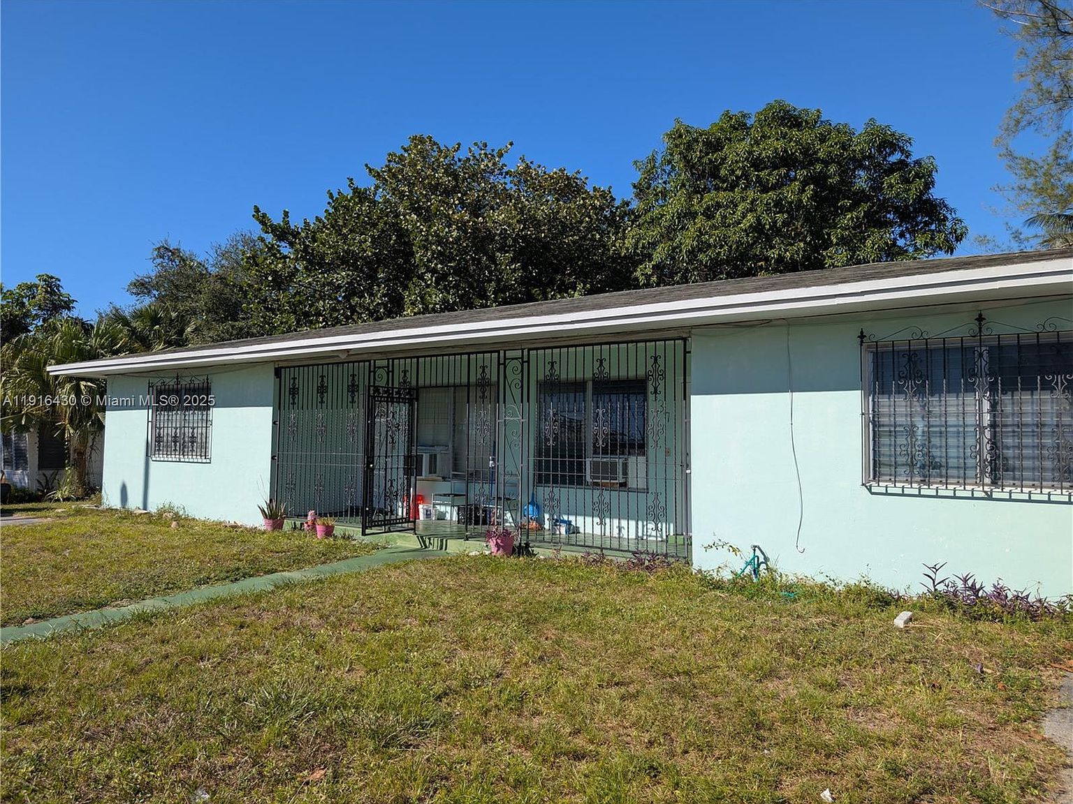 335-337 NE 168th St Miami, FL 33162 - Thumbnail 2