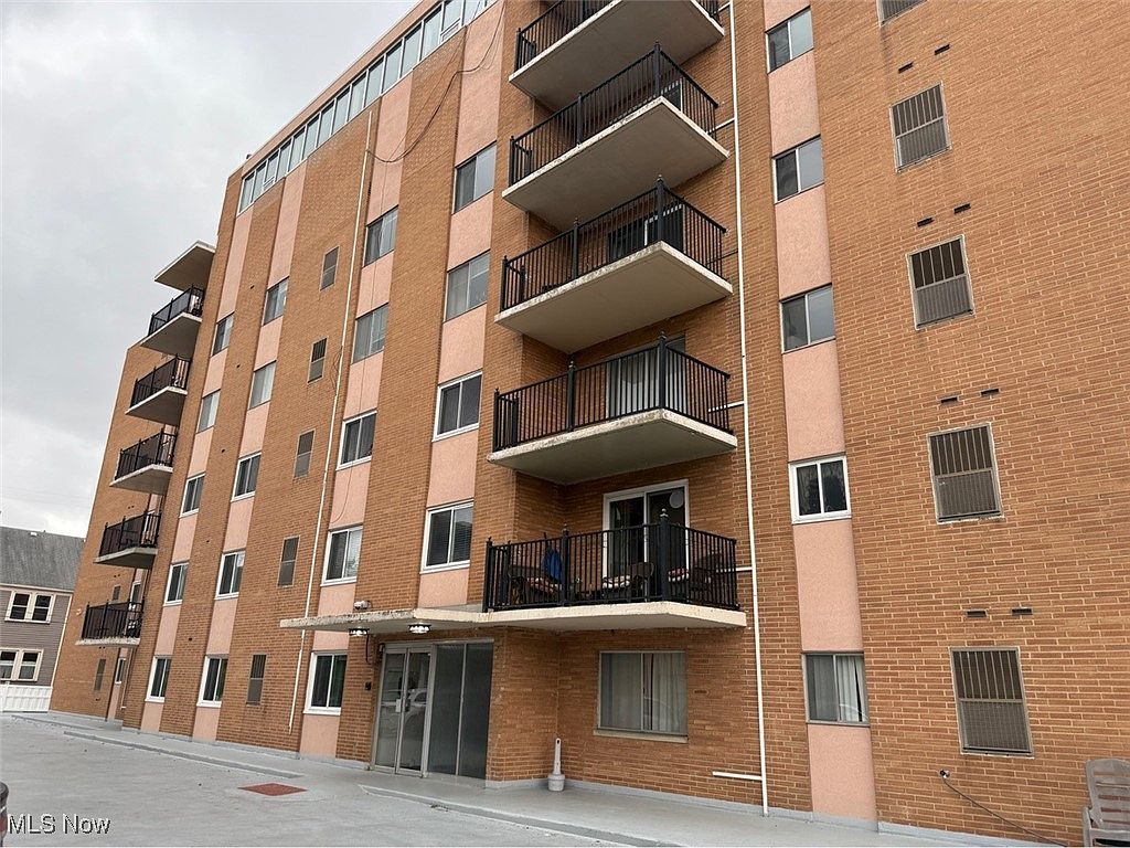 12029 Clifton Blvd Lakewood, OH 44107 - Thumbnail 2