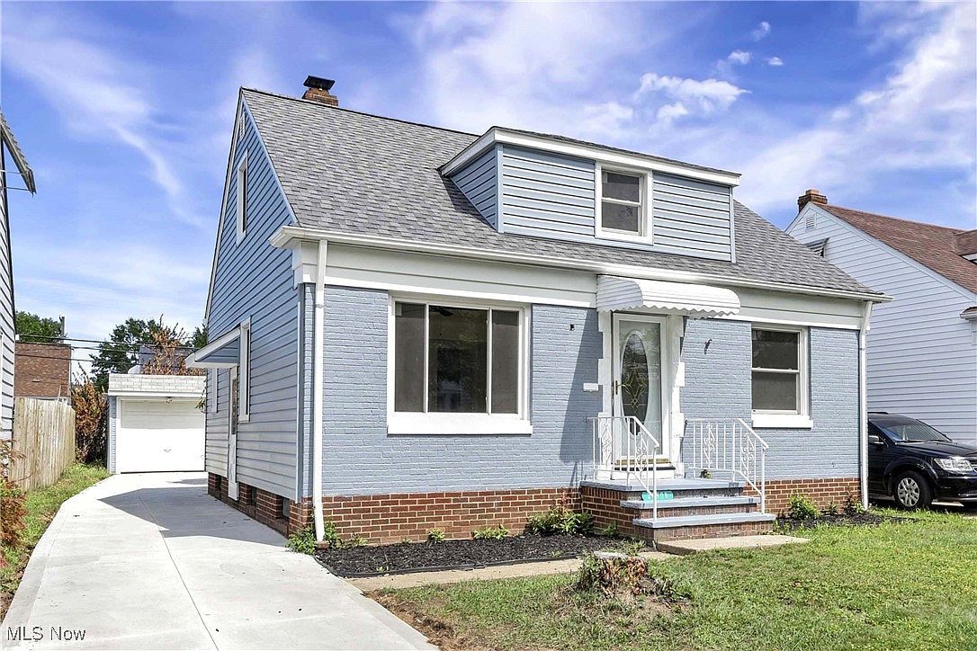 20801 Morris Ave Euclid, OH 44123 - Thumbnail 2