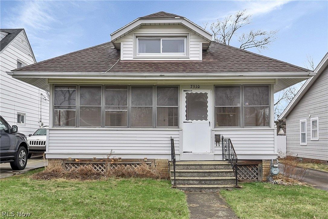 7510 Manhattan Ave Parma, OH 44129 - Thumbnail 2