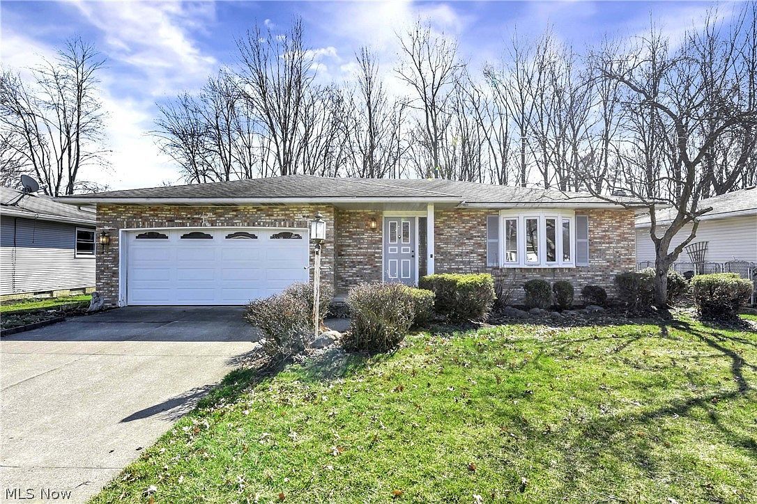 25051 Tara Lynn Dr North Olmsted, OH 44070 - Thumbnail 2