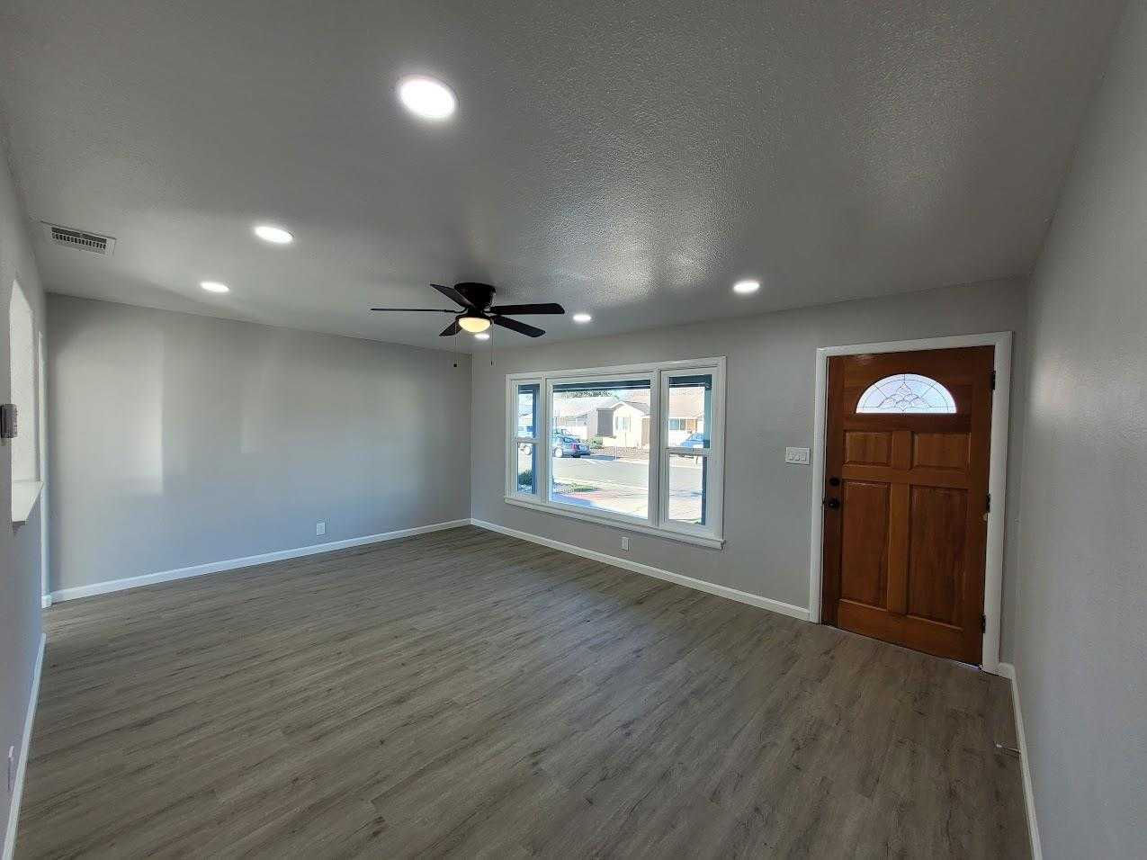 1548 Sterling Street, Sacramento, CA, USA, 95822 - Thumbnail 3