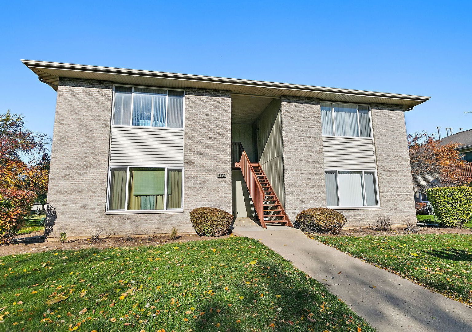 480 Westwood Ct APT C Crystal Lake, IL 60014 - Thumbnail 2