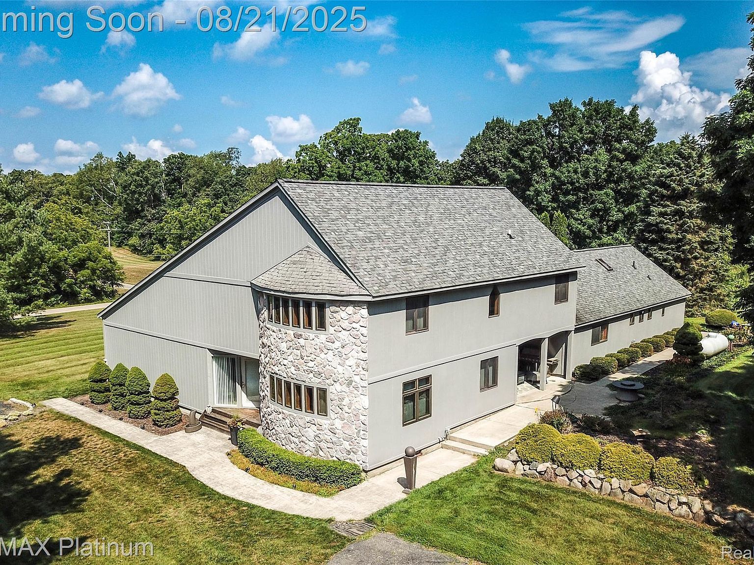 5160 Fenton Rd Fenton, MI 48430 - Thumbnail 2