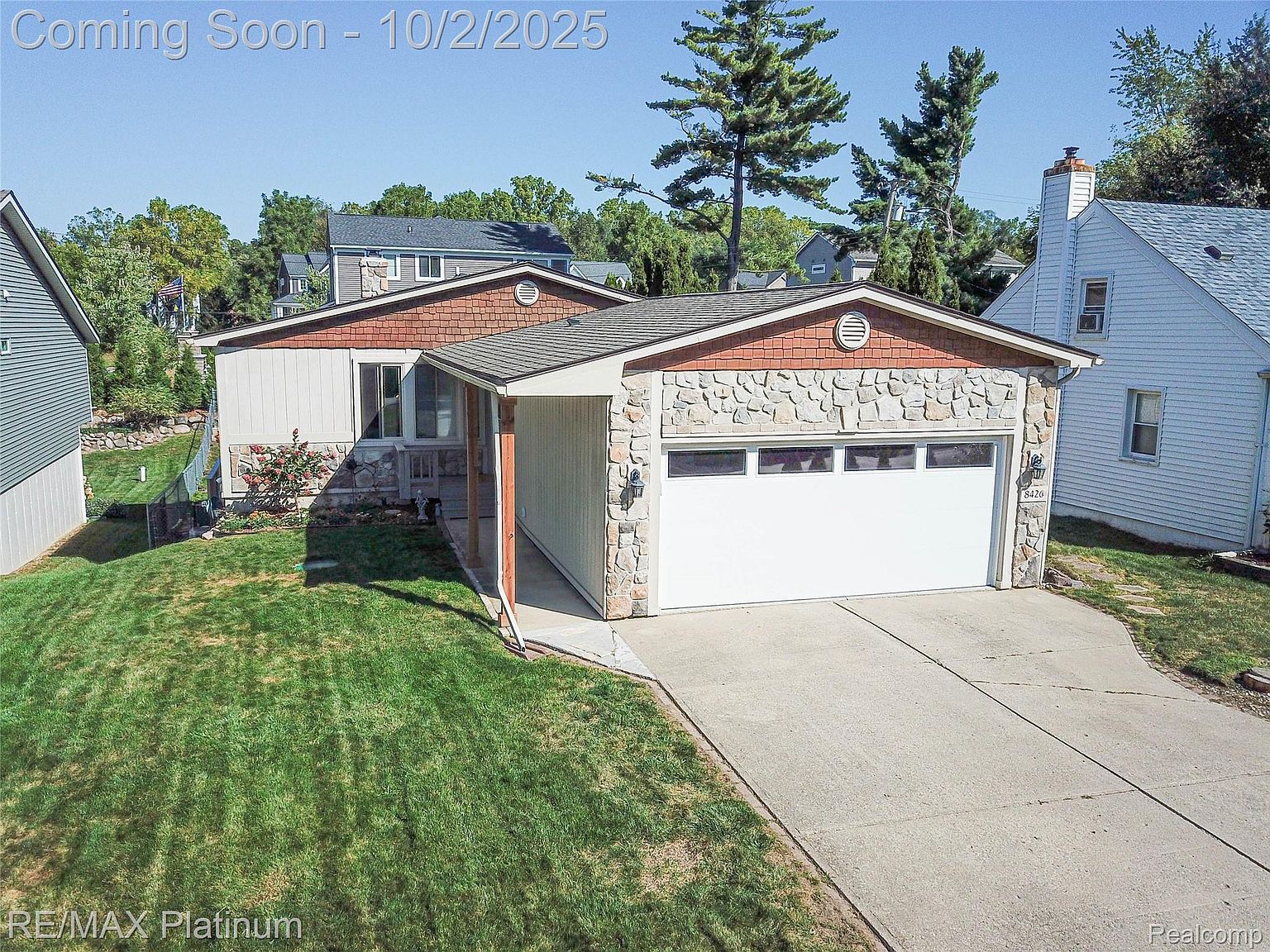 8426 Cooley Beach Dr White Lake, MI 48386 - Thumbnail 2