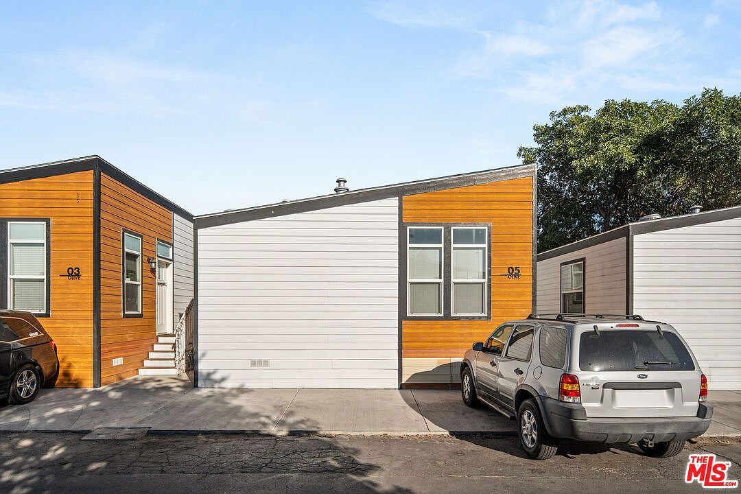 8250 Lankershim Blvd #185 North Hollywood, CA 91605 - Thumbnail 2