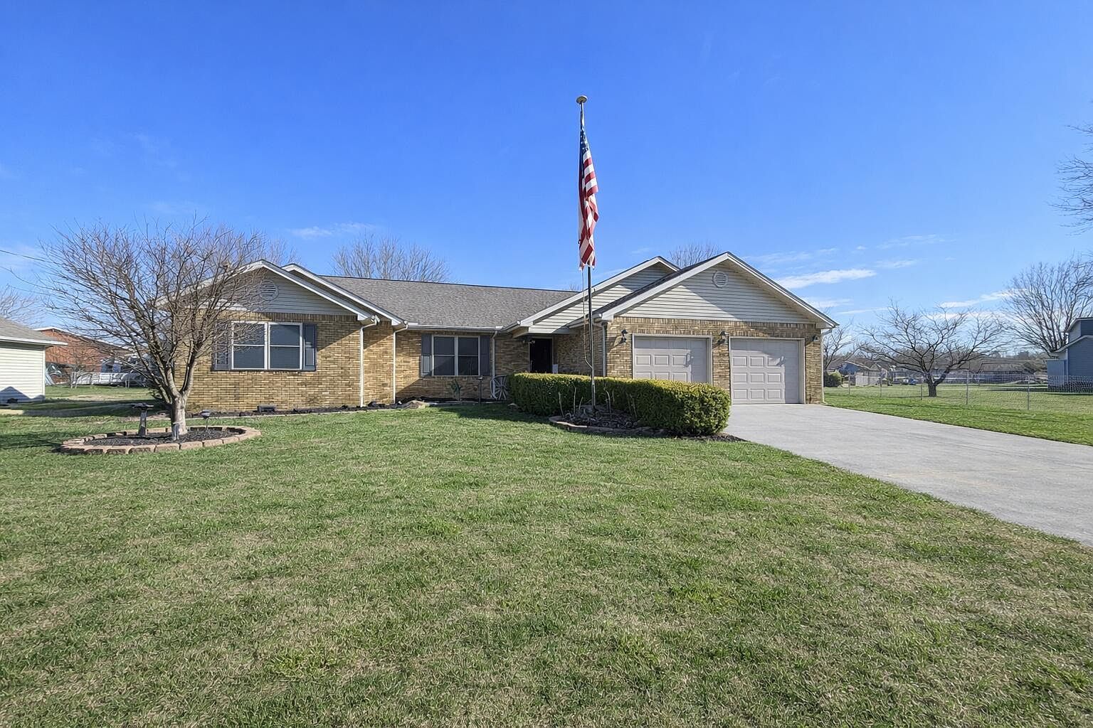 105 Ridgefield Dr Dandridge, TN 37725 - Thumbnail 2