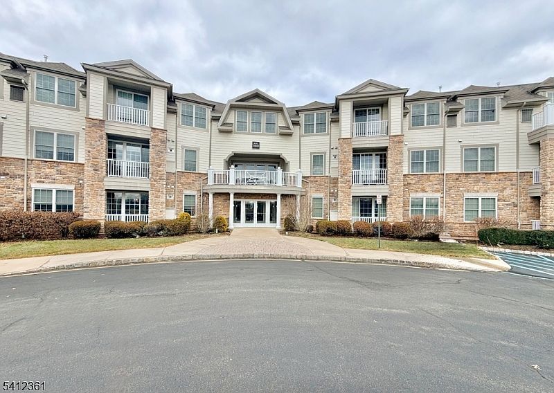 356 Victoria Dr Bridgewater, NJ 08807 - Thumbnail 2