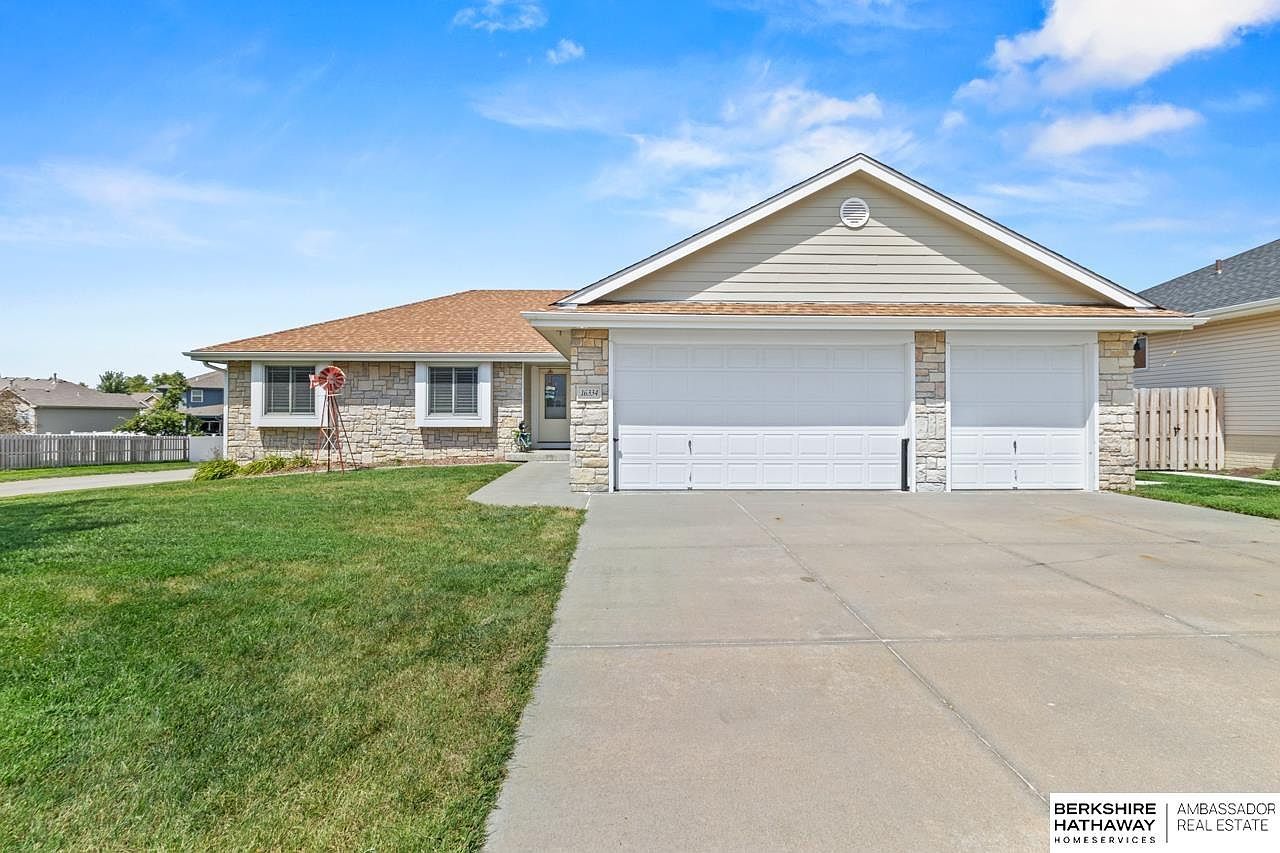 16334 Heather St Omaha, NE 68136 - Thumbnail 2