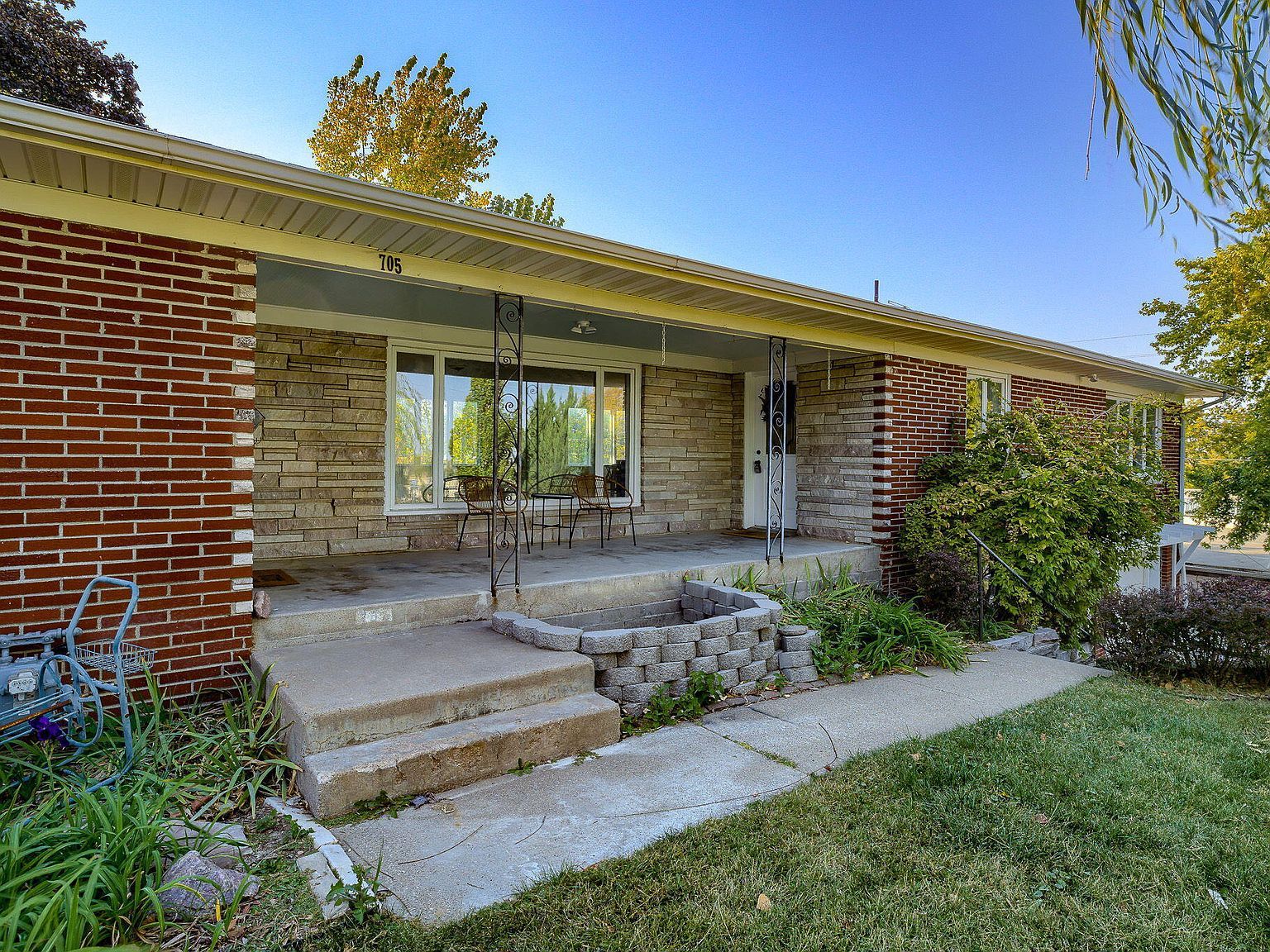 705 Mulberry St Atlantic, IA 50022 - Thumbnail 2