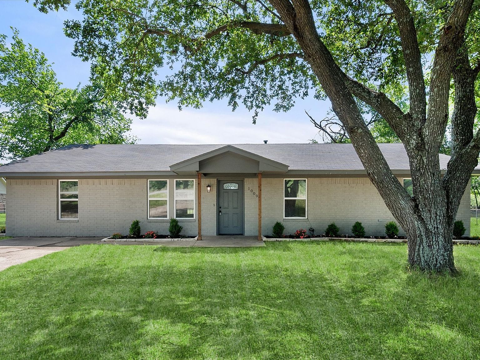 1009 N Spikes Rd Corsicana, TX 75110, 75110