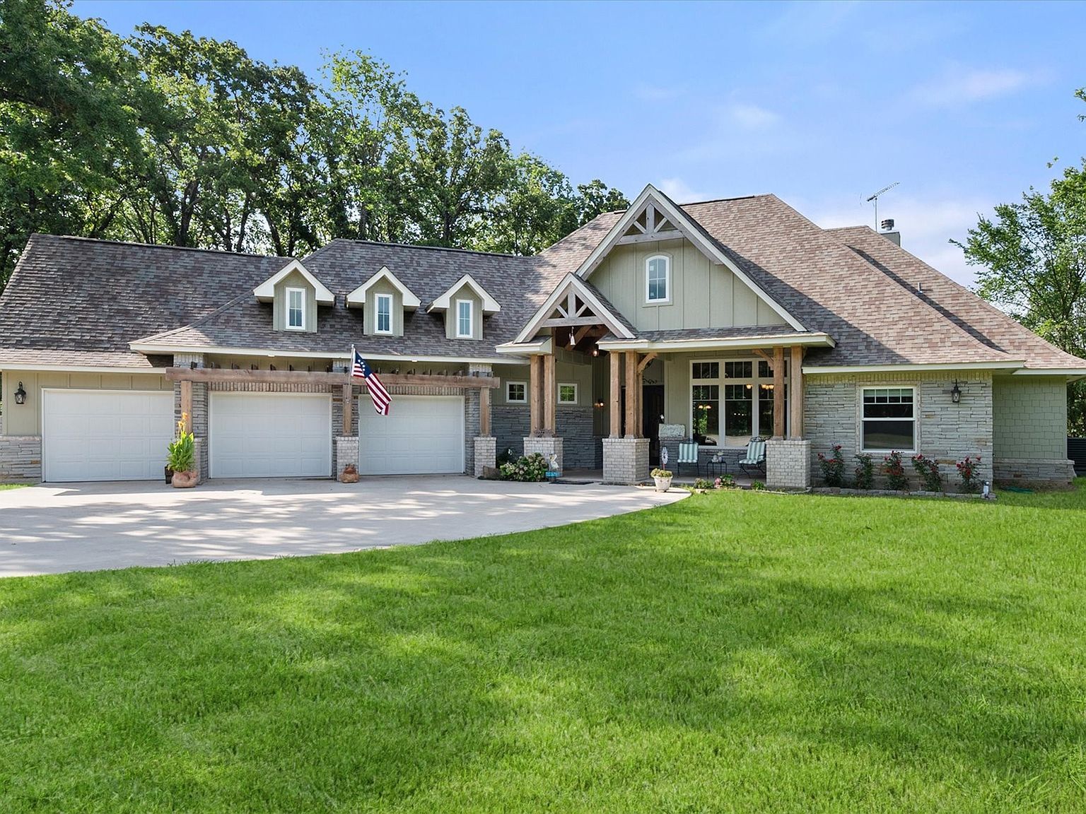 930 Waters Edge Dr Corsicana, TX 75109, 75109