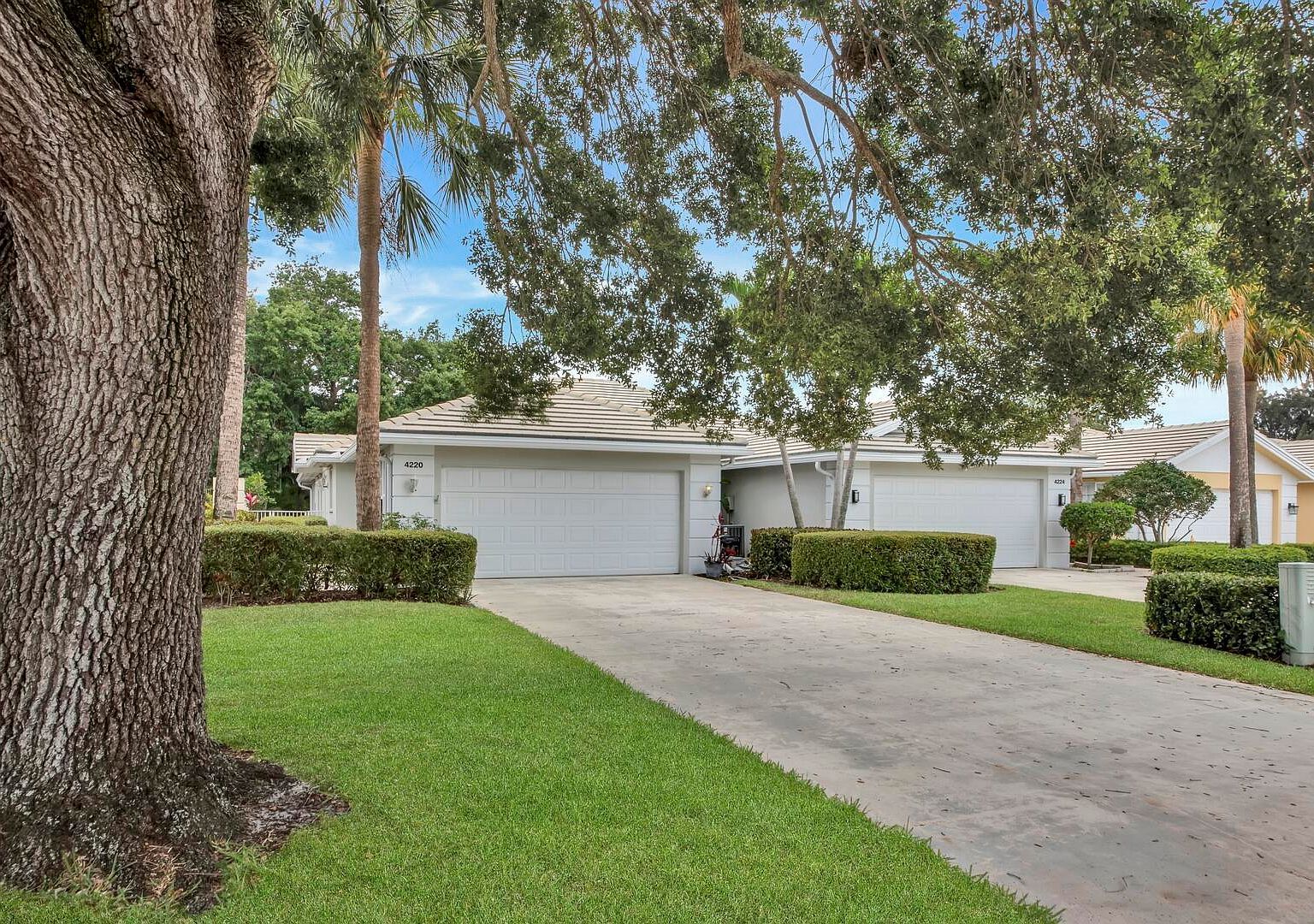 4220 Royal Oak Dr Palm Beach Gardens, FL 33410 - Thumbnail 2