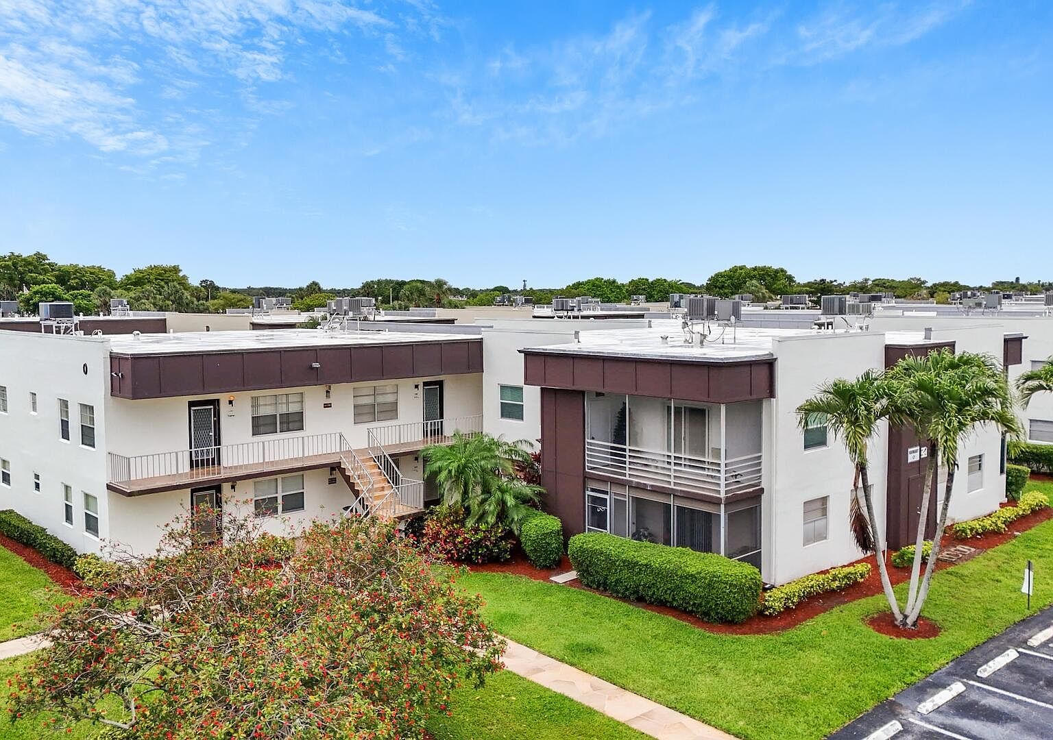 677 Normandy Ln #O Delray Beach, FL 33484 - Thumbnail 2