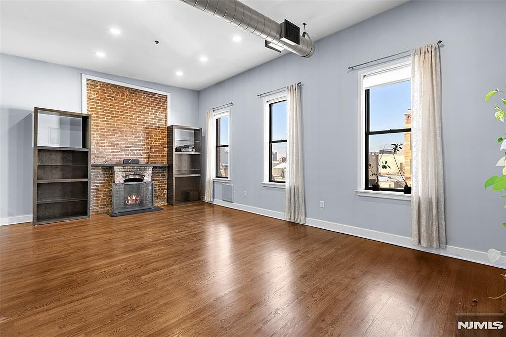 321 Washington St #Penthouse 4 Hoboken, NJ 07030 - Thumbnail 2