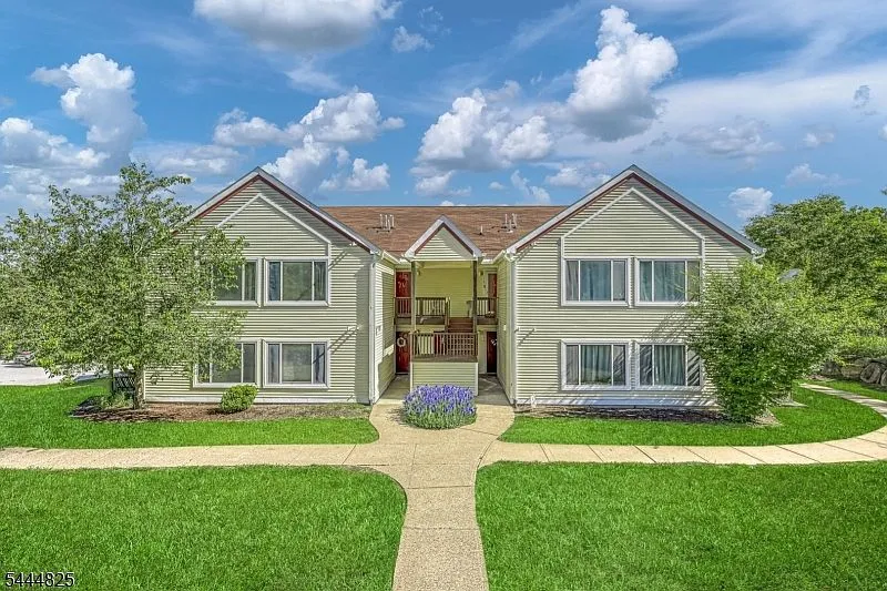 158 Falcon Ridge Way BLDG 15 #158 Hamburg, NJ 07419, 7419