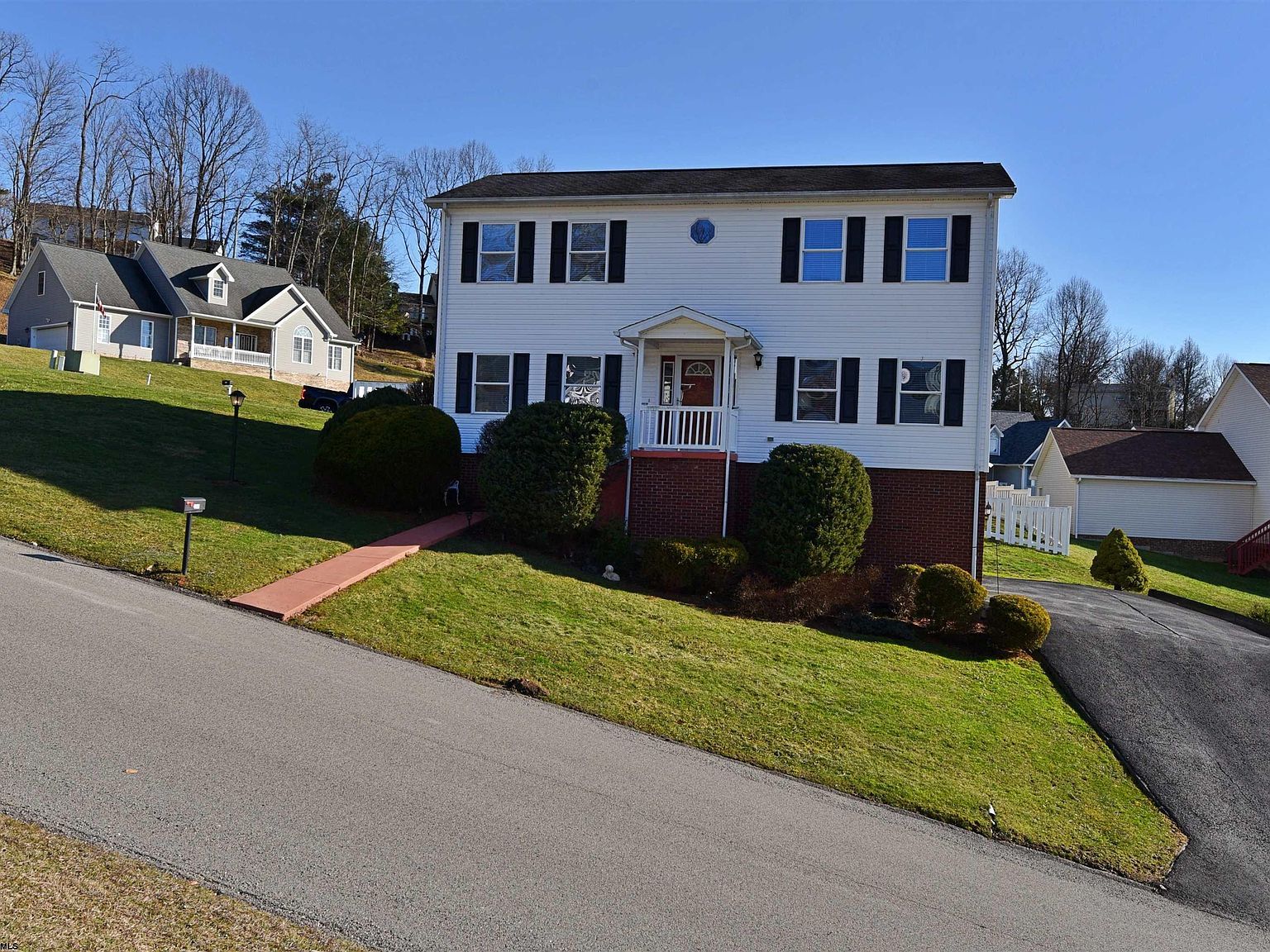 252 Sherwood Rd Bridgeport, WV 26330 - Thumbnail 2
