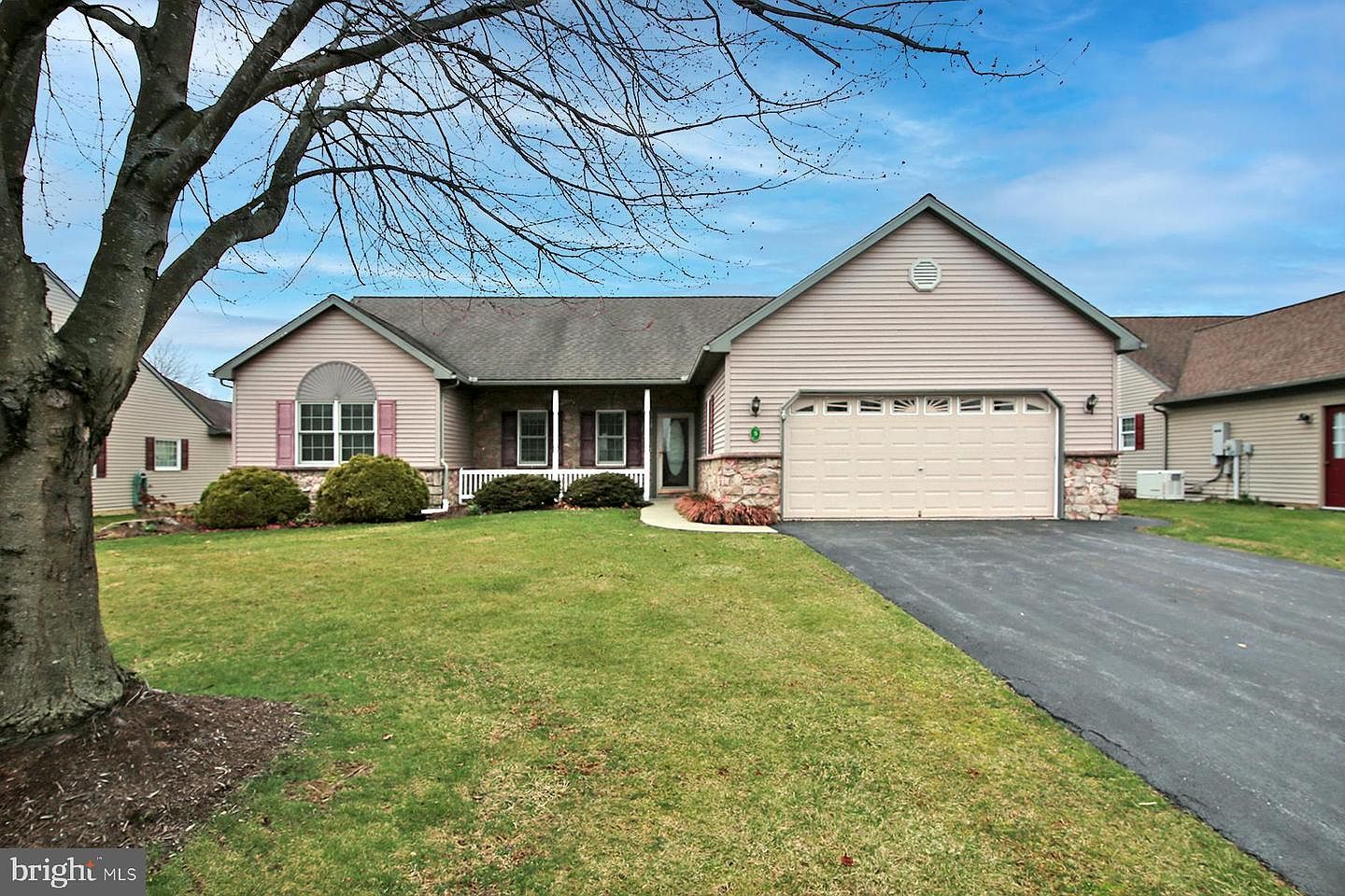5 Primrose Xing Myerstown, PA 17067  | Single Family