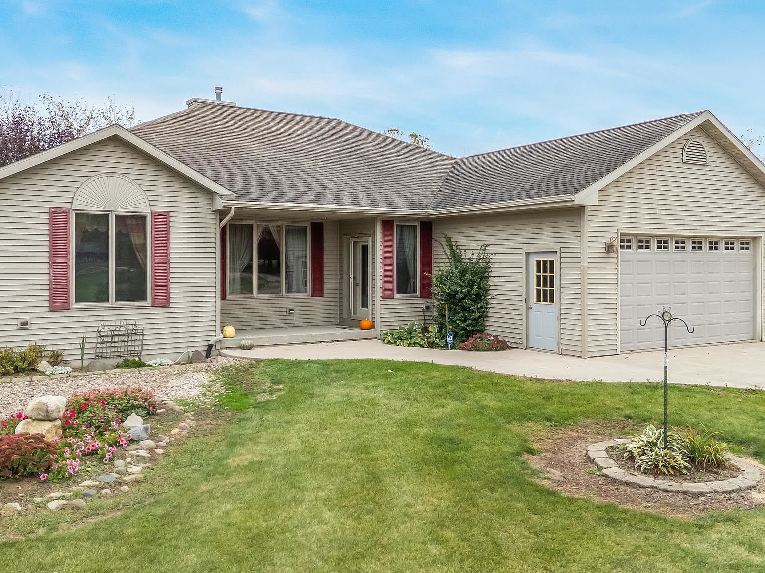 4980 Broderick Rd Omro, WI 54963 - Thumbnail 2